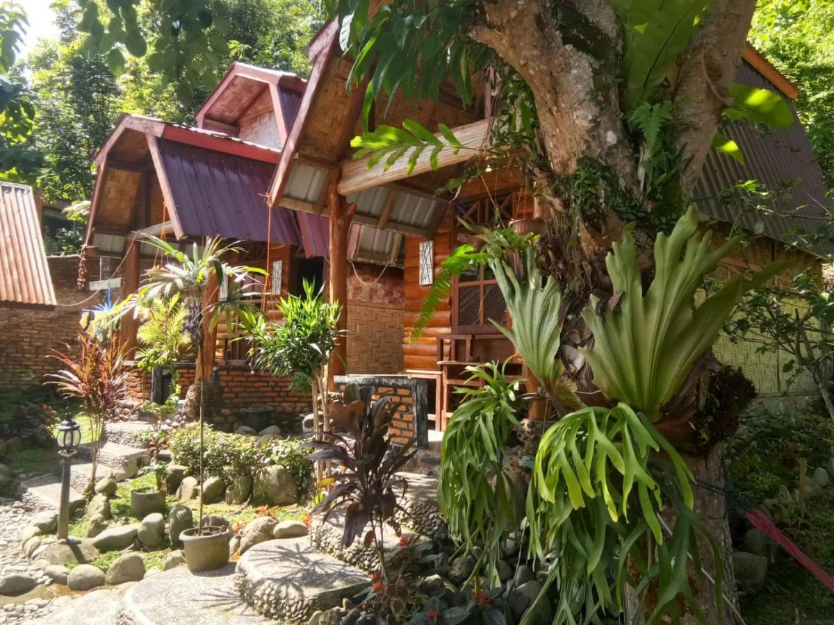 Lucky Bamboo'Bungalows-Resto And Orangutan Jungle Trekking Tours บูกิตลาวัง ภายนอก รูปภาพ