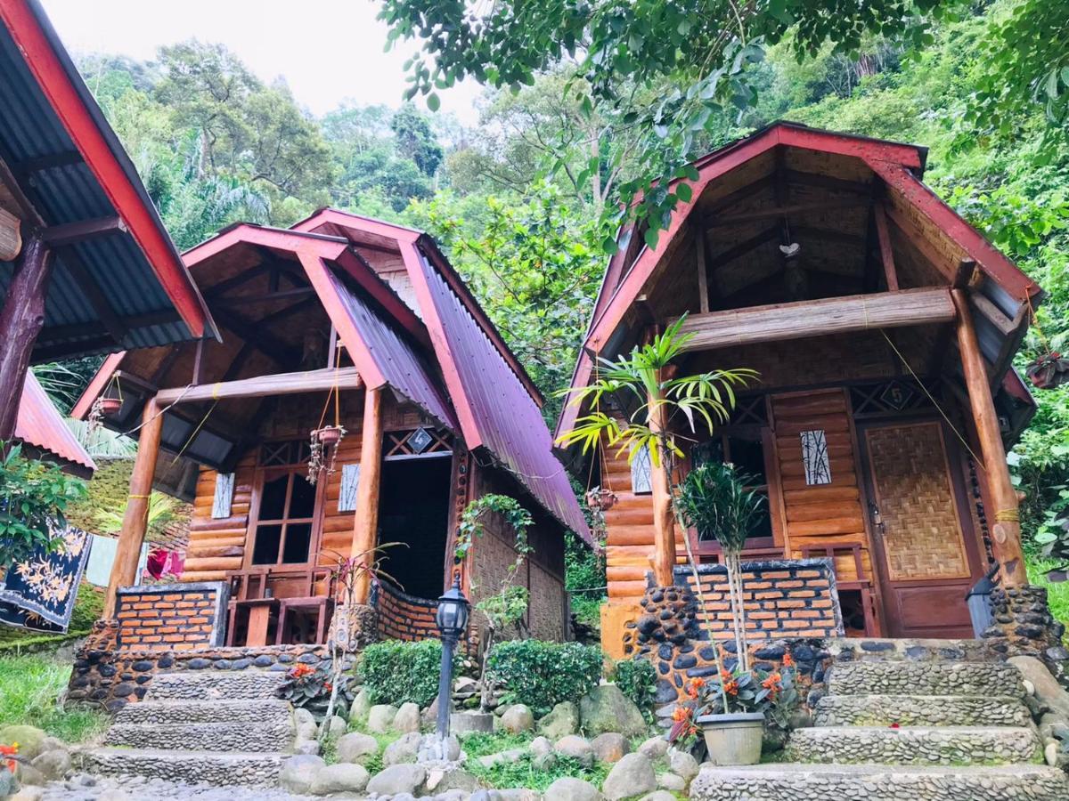 Lucky Bamboo'Bungalows-Resto And Orangutan Jungle Trekking Tours บูกิตลาวัง ภายนอก รูปภาพ