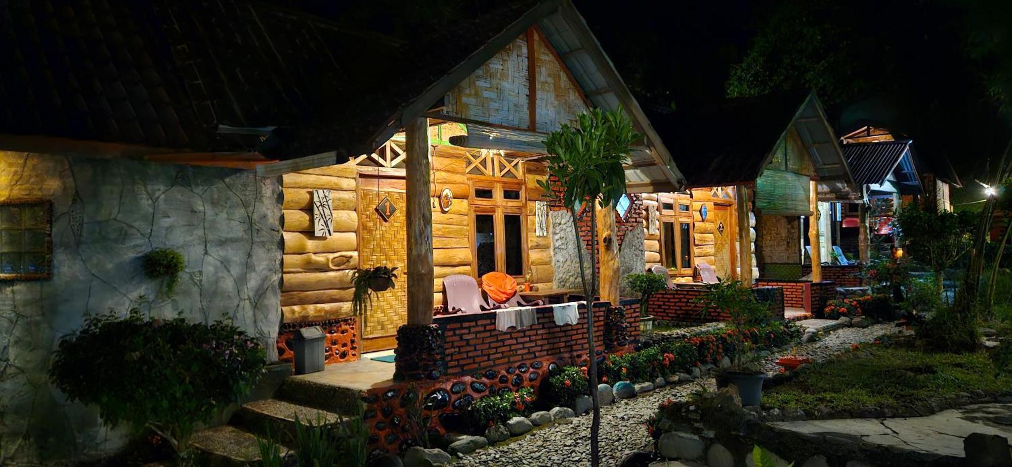 Lucky Bamboo'Bungalows-Resto And Orangutan Jungle Trekking Tours บูกิตลาวัง ภายนอก รูปภาพ